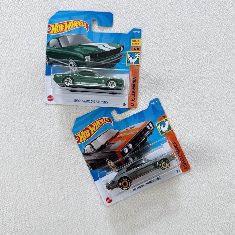 Hot Wheels | 2 Muscle Mania ‘65 Mustang Fastback & ‘69 Dodge Charger Bundle